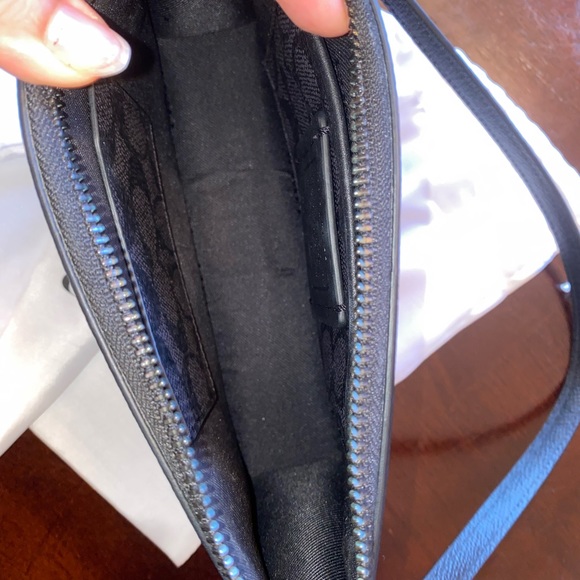 Coach -Leather Shoulder Bag - Picture 3 of 11